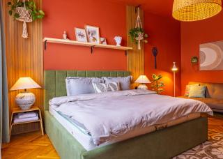Stylish & Bright Central - 1