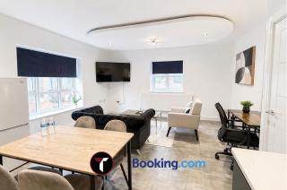 2 Bed 2 Bath near Farnborough and M3 - 3