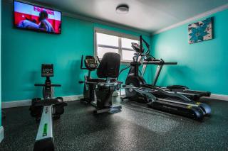 Best Western Plus Oceanside Inn - 8