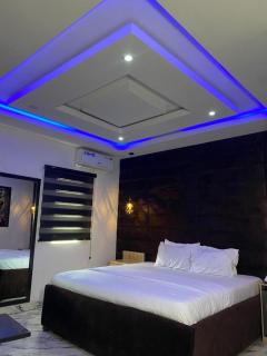 Havana Hotel and Suites - 8