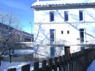 Appartement Confortable 4 Pers. à Briançon, Jardin Privatif, 300m des Pistes - FR-1-762-8 - 2