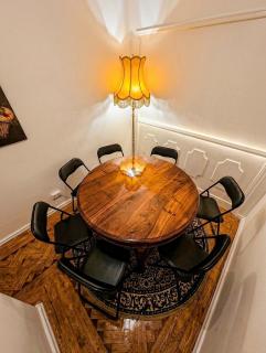 Charming D'Ourique 3-Bedroom Apartment with Private Balcony in Central Campo de Ourique, Lisbon - 5