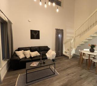 Newly renovated apartment in house - 6