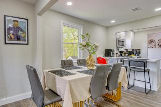 'The Red Door' Stylish Family Home in Falls Church - 6