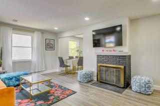 'The Red Door' Stylish Family Home in Falls Church - 1