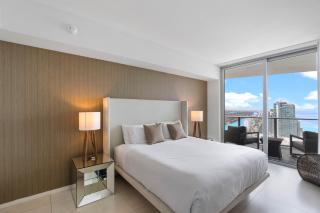 Hollywood Beach Escape - Pool & Views - 7