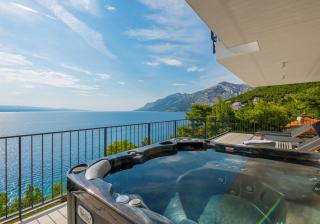 Beautiful Seafront Split Villa 9 Bedrooms Bellamar Vista Retreat - 1