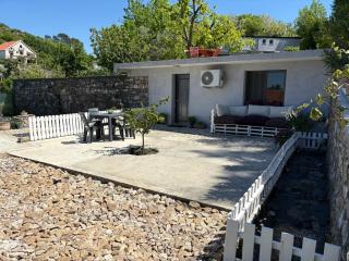 Tiny home at the castle - 8