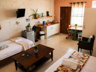 Suzies Coffee Shop Bed and Breakfast - 0