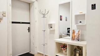 Vitosha Blvd Prime Location Quiet Retreat - 4