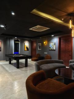 2 BHK LUX Apartment with 8 ball pool & outdoor cinema - 7
