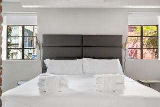 King and Queen Suite 1st Floor Sleeps 6 - Savannah - 4