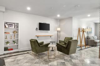 King and Queen Suite 1st Floor Sleeps 6 - Savannah - 3