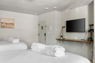 Double Queen Suite 2nd Floor Downtown Savannah - 2
