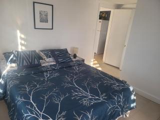 charming & comfy apartment, close to highway, wifi, netflix, amazon prime - 7