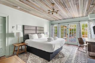 1st floor King Suite Downtown Boutique Hotel - 3