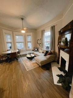 The Cozy Historic Retreat 2 BR - 7