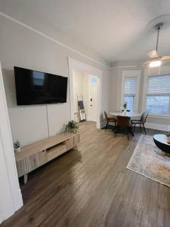The Cozy Historic Retreat 2 BR - 1
