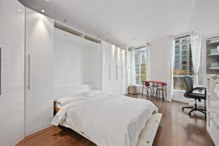 Stylish Waterfront Studio Near Parks & City Core - 2