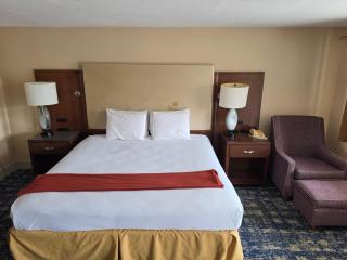 Wolcott inn and suites - 1