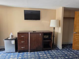 Wolcott inn and suites - 2