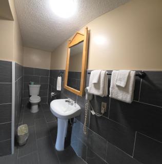 Wolcott inn and suites - 8