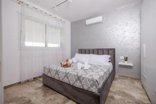 Lady 40 Sea View Apartment in Acqua Fredda, Vlore - 3