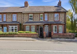 Beautiful Haxby Cottage - Close to Historic York - Pass the Keys - 1