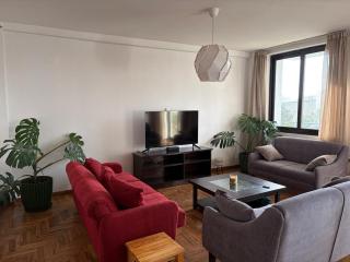 Chic & Central Bright, Cozy Flat with large Balcony - 4