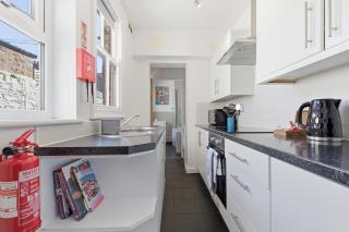 Ravens Nest · Victorian Terrace Close to York Cntr free parking - Pass the Keys - 4