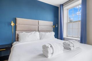 Luxury King Suite Full Kitchen 3rd Floor - 6
