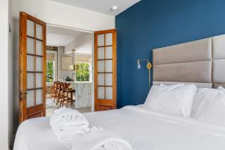 Luxury King Suite Full Kitchen 3rd Floor - 4
