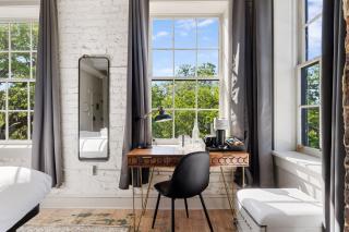 King Suite Downtown 3rd Floor - 6