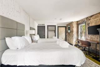 Double Queen Suite 1st Floor Boutique Hotel - 5