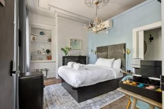 Bright & Bold Queen Suite 2nd Floor - 5