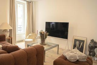 Luxury Parisian Flat - 9