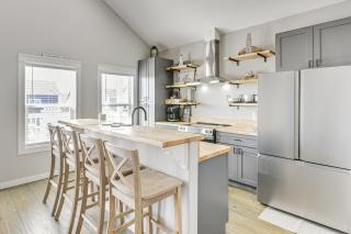 Sleek Home w/ Community Perks on Bolivar Peninsula - 6