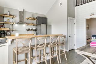 Sleek Home w/ Community Perks on Bolivar Peninsula - 3