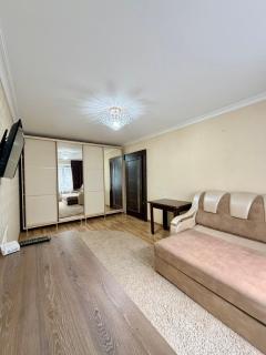 Comfortable 1 Bedroom Near Oasis Mall!! - 0