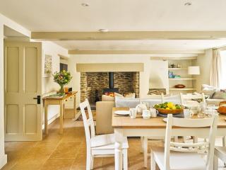 The Coach House By Together Travel - 5