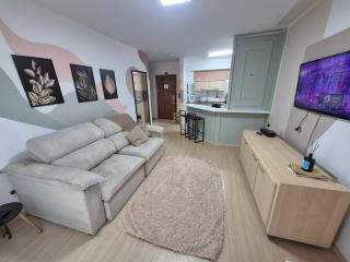Flat completo e bem localizado em Alphaville com garagem e Alexa - 4