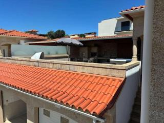Spacious Apartment with Jacuzzi in Freixo de Baixo - 3