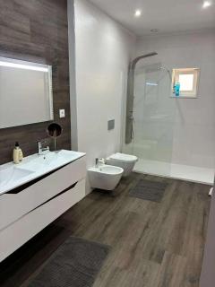Spacious Apartment with Jacuzzi in Freixo de Baixo - 4