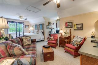 Pool Access! Cozy Couple's Getaway in Kilmarnock - 8