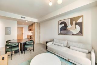 Stylish Downtown Condo with Pool and City Views - 0