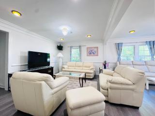 Entire Family-friendly 4 BR Cozy Unit , Metro walk - 4