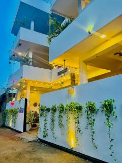 Saffron Swell Villa - 1