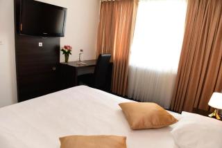 Oro Hotel - 1