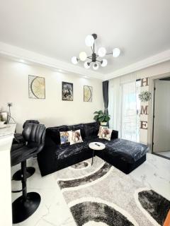 Chariots Bliss 1BR Study Room With Single Bed And Gym - 0
