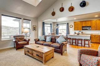 Granby Home with Hot Tub and Ski, Golf and Pool Access - Granby - 6